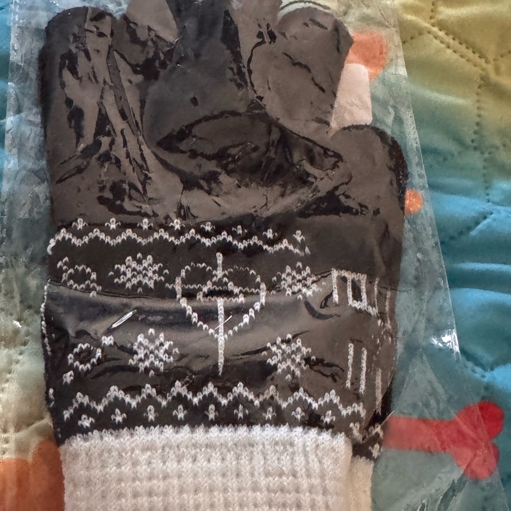 🔺Official 30STMS Merchandise 🔺Black and White Glyph Knit Mittens